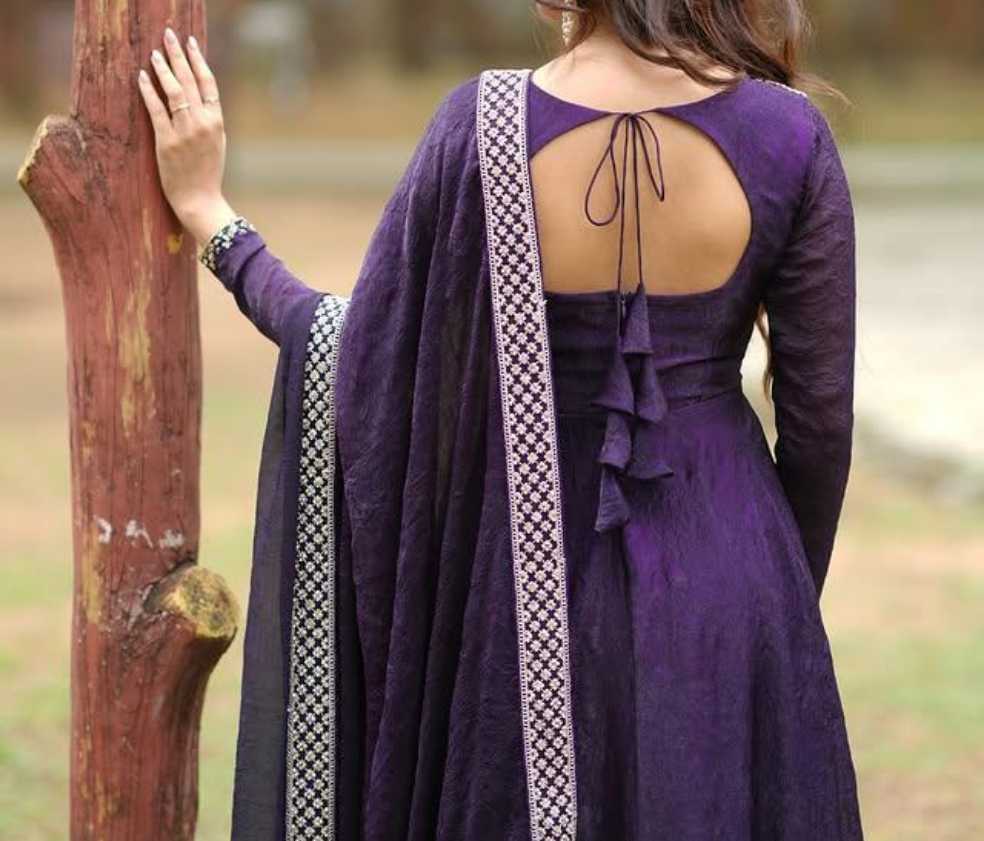 Elegant Pragathi Anarkali: Embroidery Masterpiece