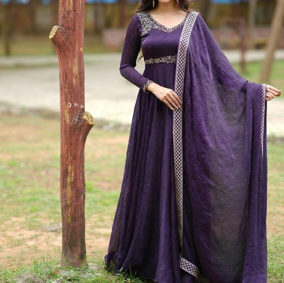 Elegant Pragathi Anarkali: Embroidery Masterpiece