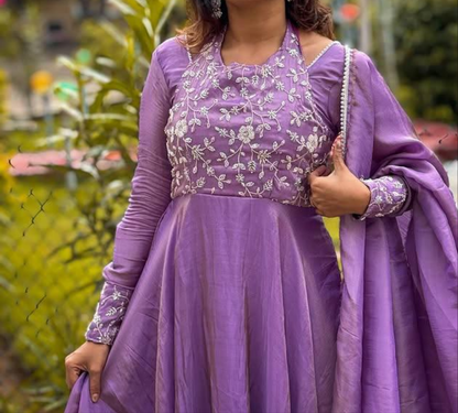 Ayesha Anarkali Suit: Slay Wedding Functions with Glamour*