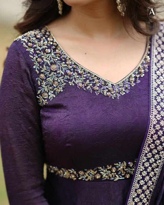 Elegant Pragathi Anarkali: Embroidery Masterpiece
